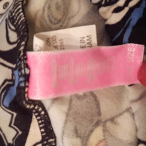 Lularoe Disney Villains Snow White Evil Queen one size leggings - Picture 3 of 4